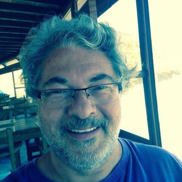 90'lı yılların unutulmaz spikeri Hamit Özsaraç son haliyle şaşkına çevirdi!