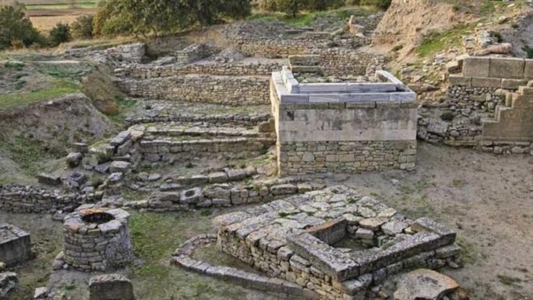 Merak ettim: Truva Antik Kenti nerede? Truva Antik Kenti'ne nasıl gidilir? Truva'nın tarihi ve özellikleri…