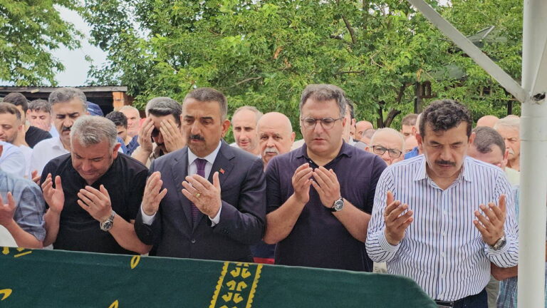 Cem Küçük’ün babasının cenazesi memleketi Giresun’a uğurlandı – Son Dakika Türkiye Haberleri